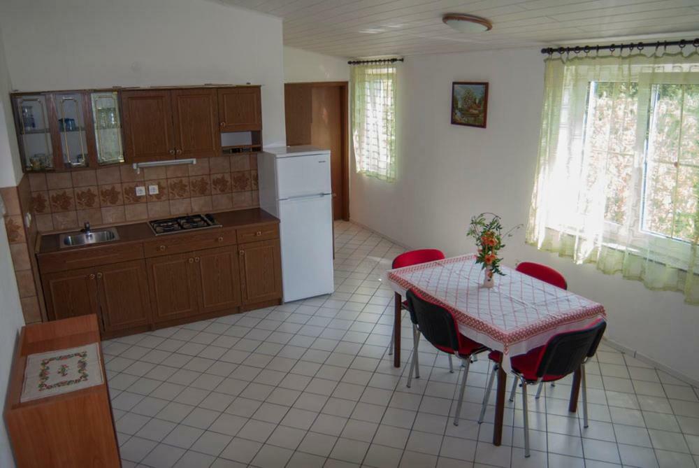Kuret Apartment *